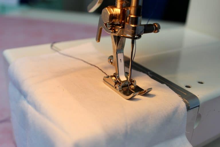 7 Best Sewing Machines For Quilting