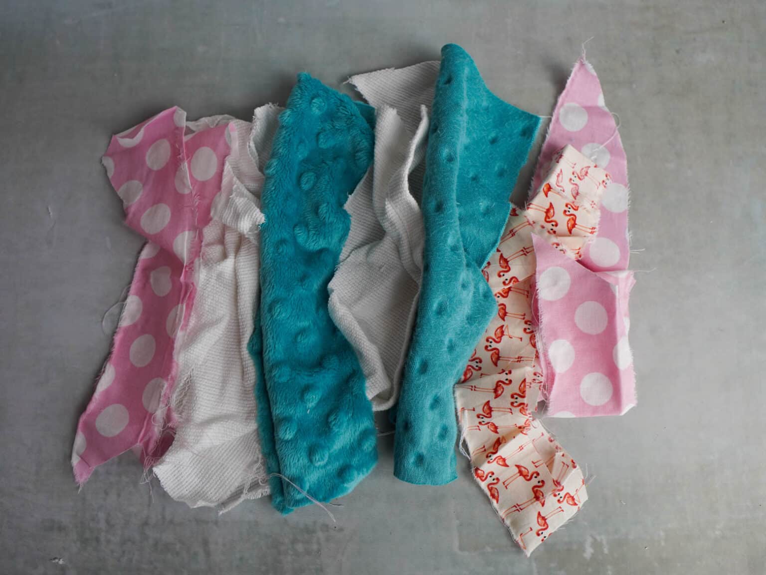 13 Best Stuffing For Draught Excluders (2023)